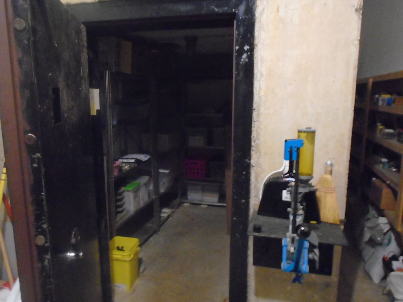 Siddens Indoor Shooting Range & Gun Sales: 10775 Buckhart Road, Rochester, IL 62563